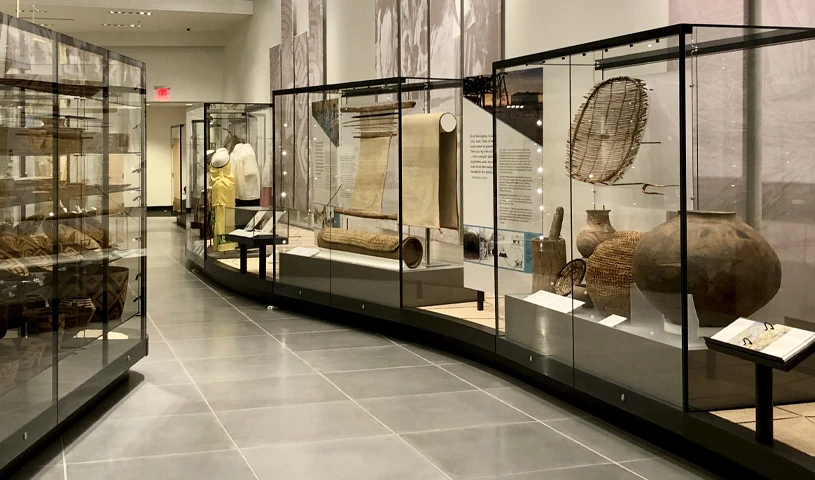 Huhugam Heritage Center display case